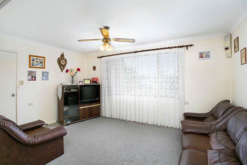 15 Bradman Avenue, Warilla, NSW 2528