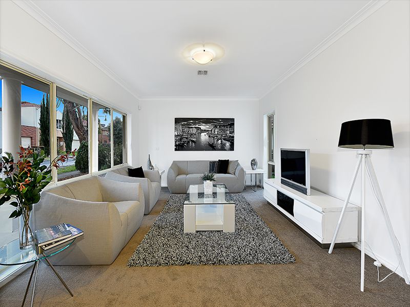 17 Quarry Circuit, Coburg, VIC 3058