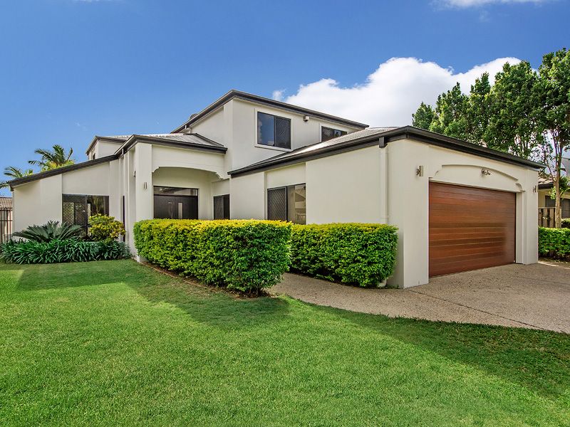8 Ontario Court, Oxenford QLD 4210