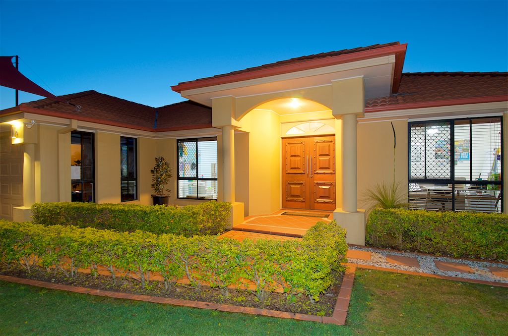 53 Maltravers Drive, Arundel QLD 4214