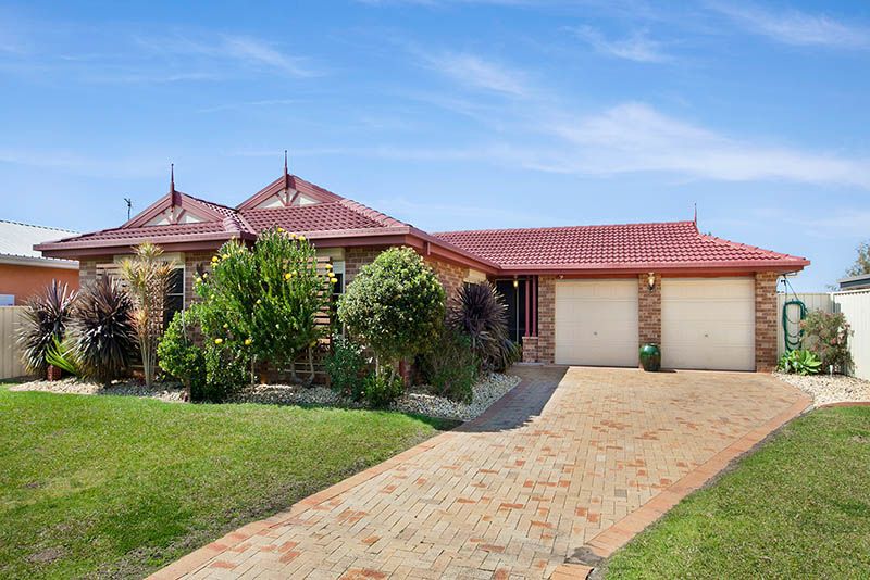 22 Shearwater Boulevard, Albion Park Rail, NSW 2527