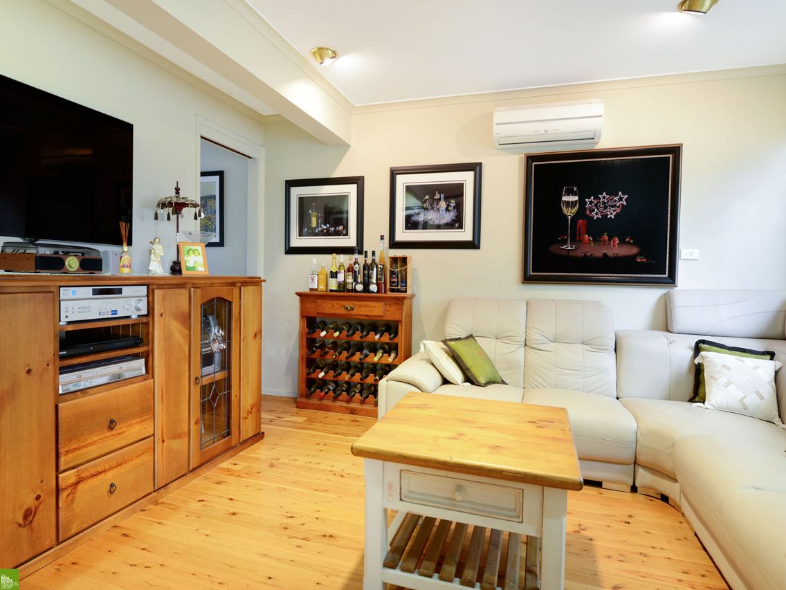 11 White Gum Avenue, Albion Park Rail, NSW 2527
