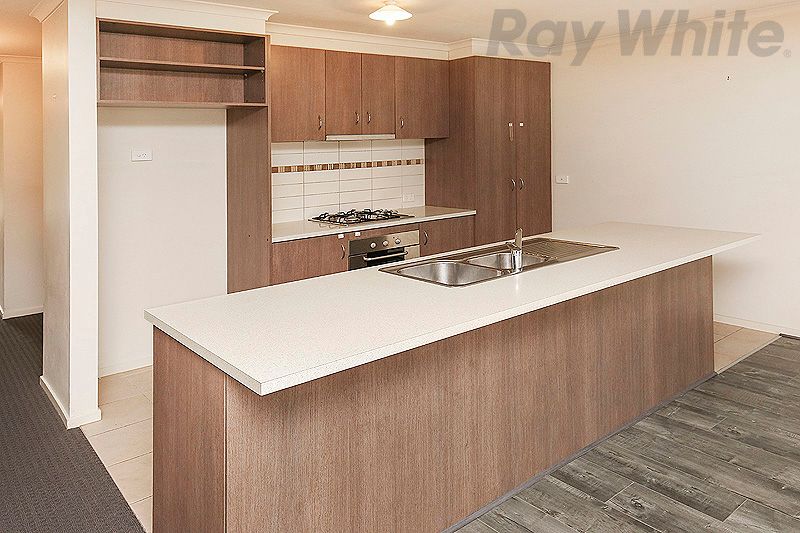 242 The Lakes Boulevard, South Morang, VIC 3752
