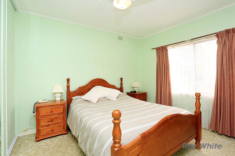 15 Pattullo Avenue, Clare, SA 5453