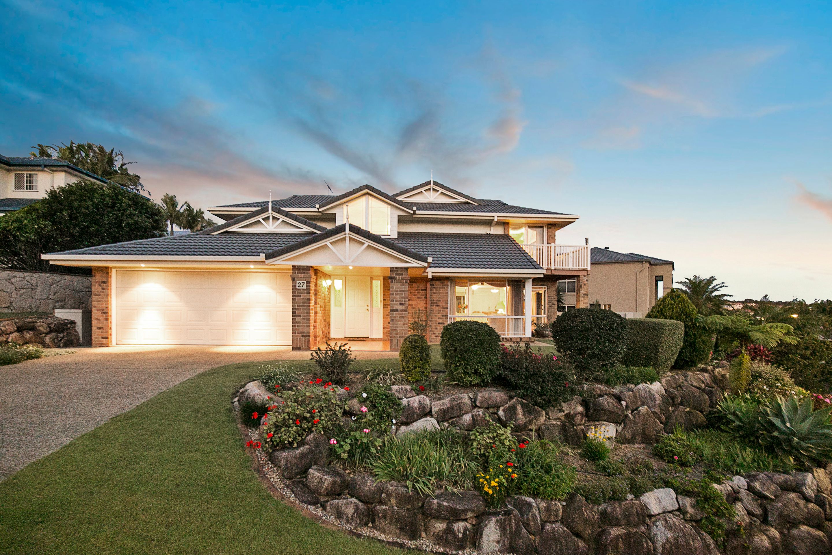 27 Windsor Place, Carindale QLD 4152