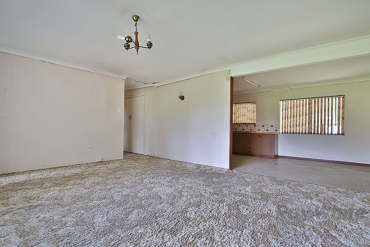 10 Thompson Street, Bundamba, QLD 4304