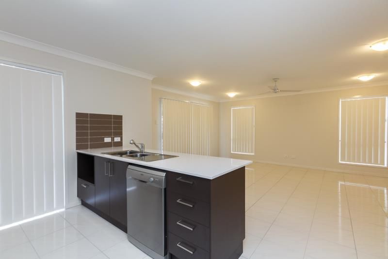 7 Eucalyptus Crescent, Ripley, QLD 4306