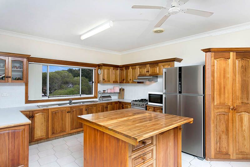 76 Parklands Drive, Shellharbour, NSW 2529