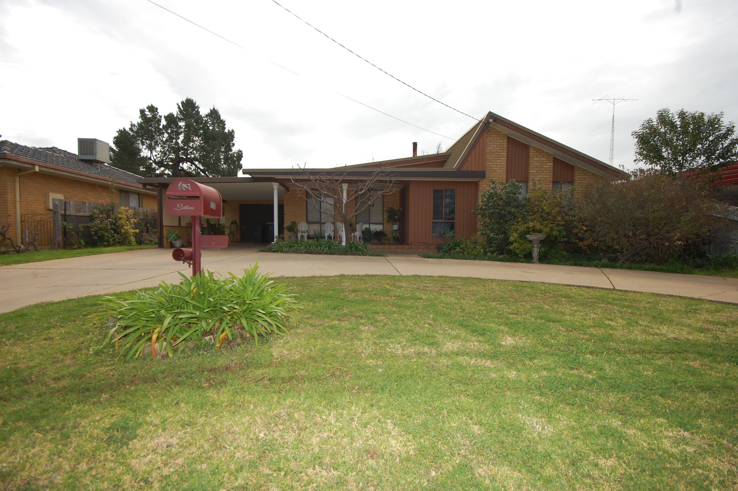 3 Sanders Street