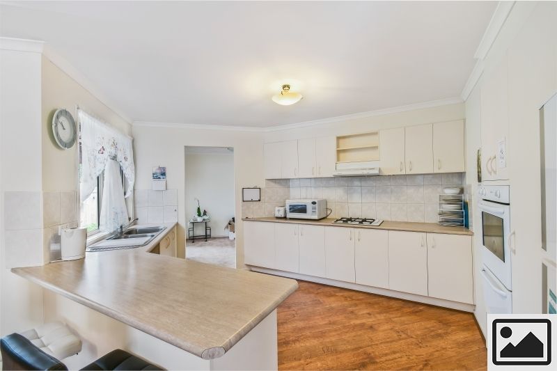 20 Westlake Drive, Melton West, VIC 3337