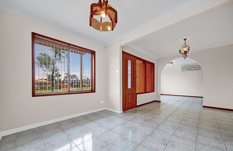 24 Tantani Avenue, Green Valley, NSW 2168