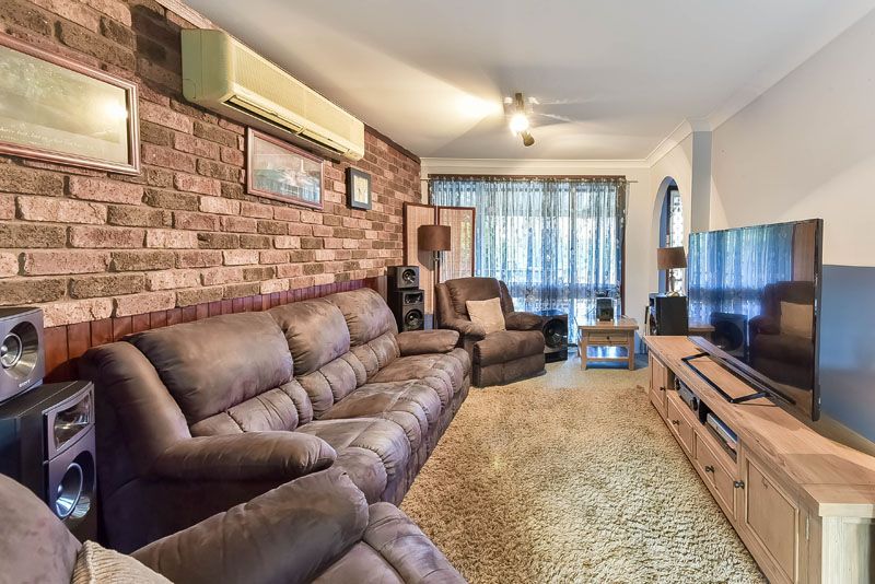 6 Bundy Close, Macquarie Fields, NSW 2564