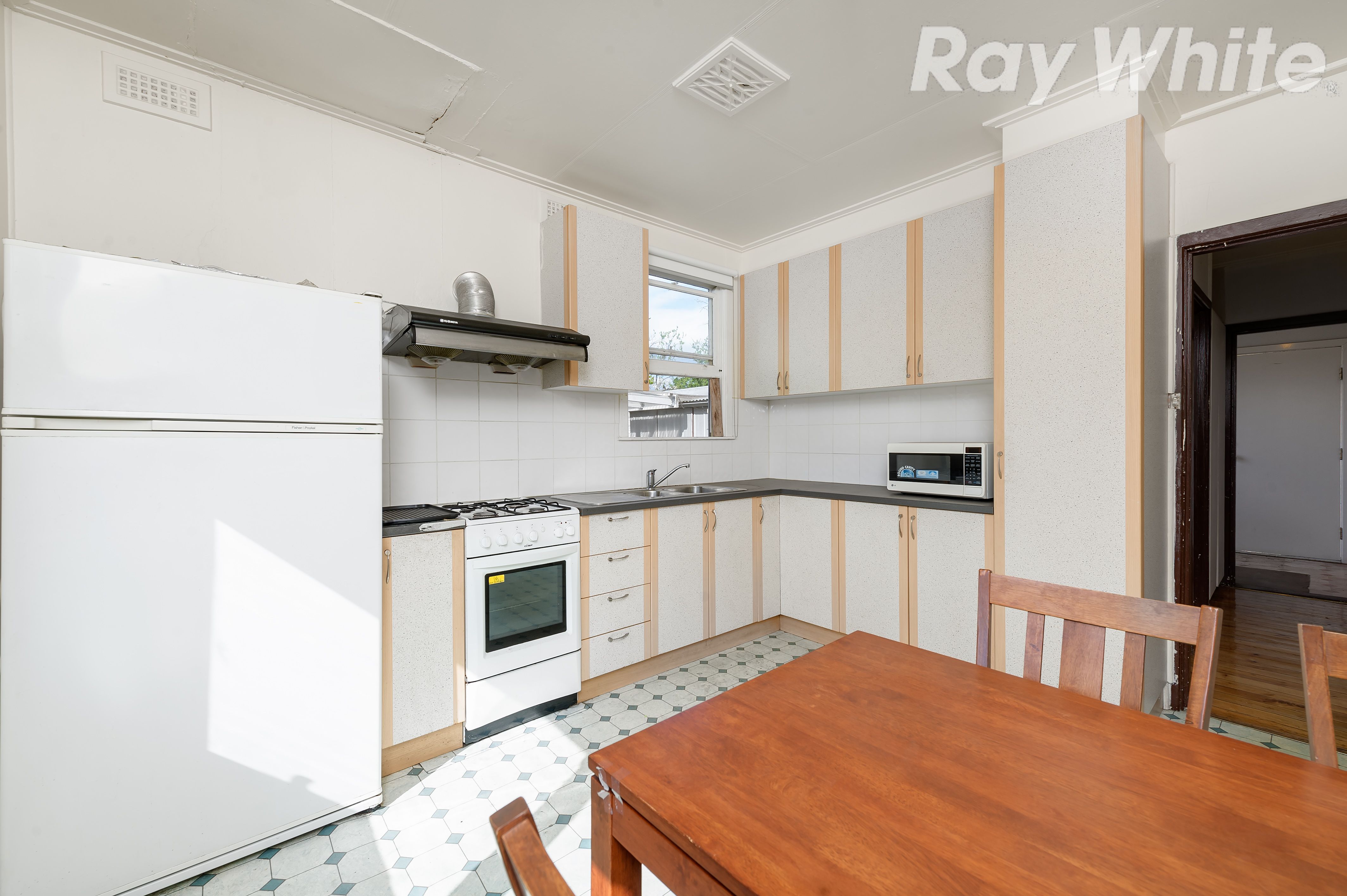 18 Boldrewood Parade, Reservoir, VIC 3073