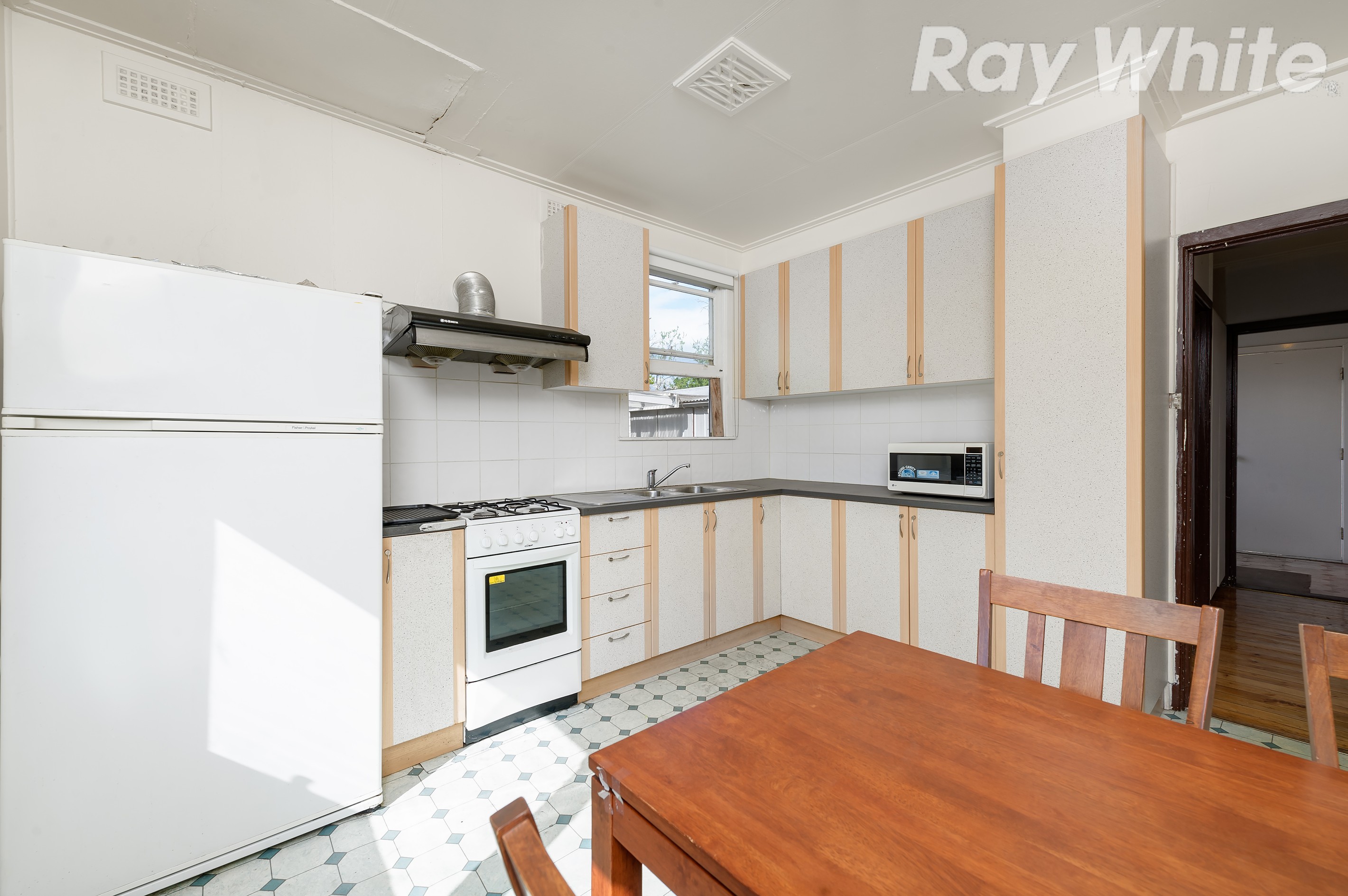 18 Boldrewood Parade, Reservoir, VIC 3073