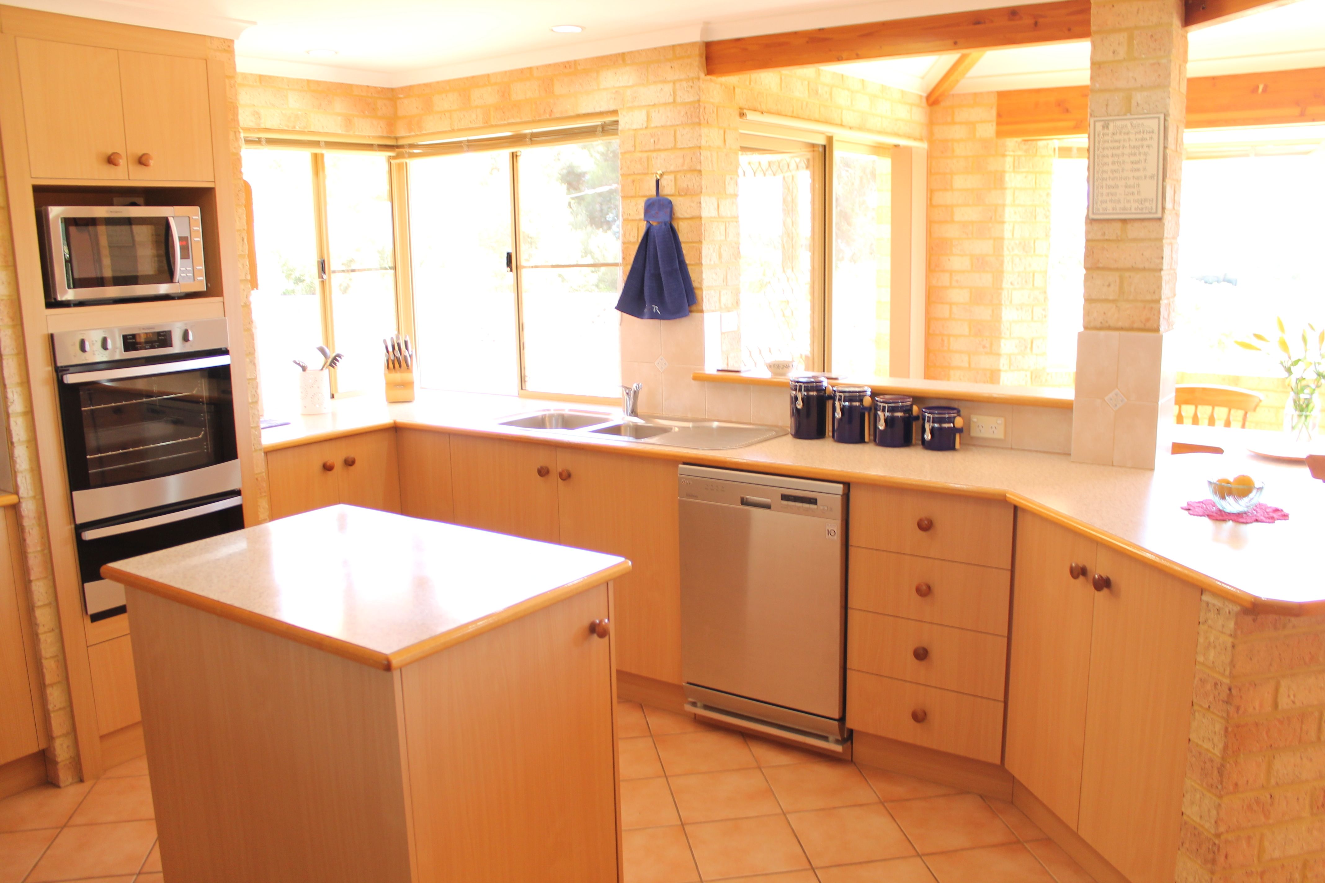4 McCarley Walk, Port Denison, WA 6525