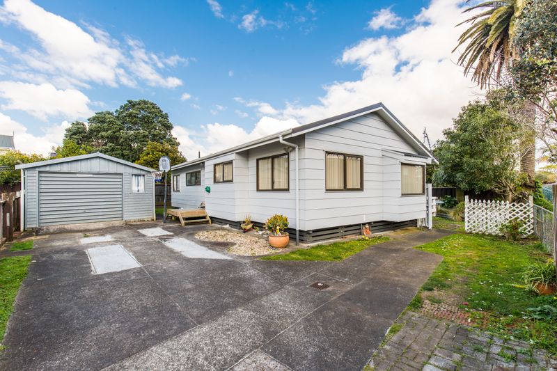 House 4a Coronation Road, Mangere Bridge, Manukau City