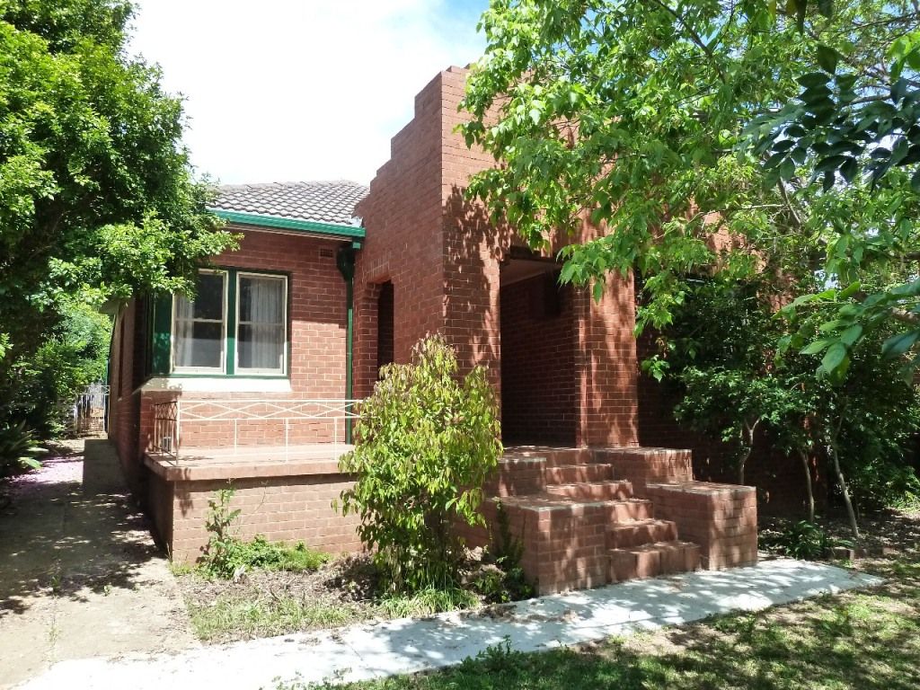 30 Garland Street, Turvey Park, NSW 2650