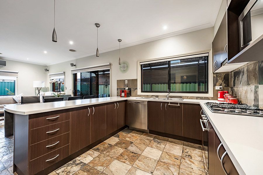 110 Malcolm Creek Parade, Craigieburn, VIC 3064