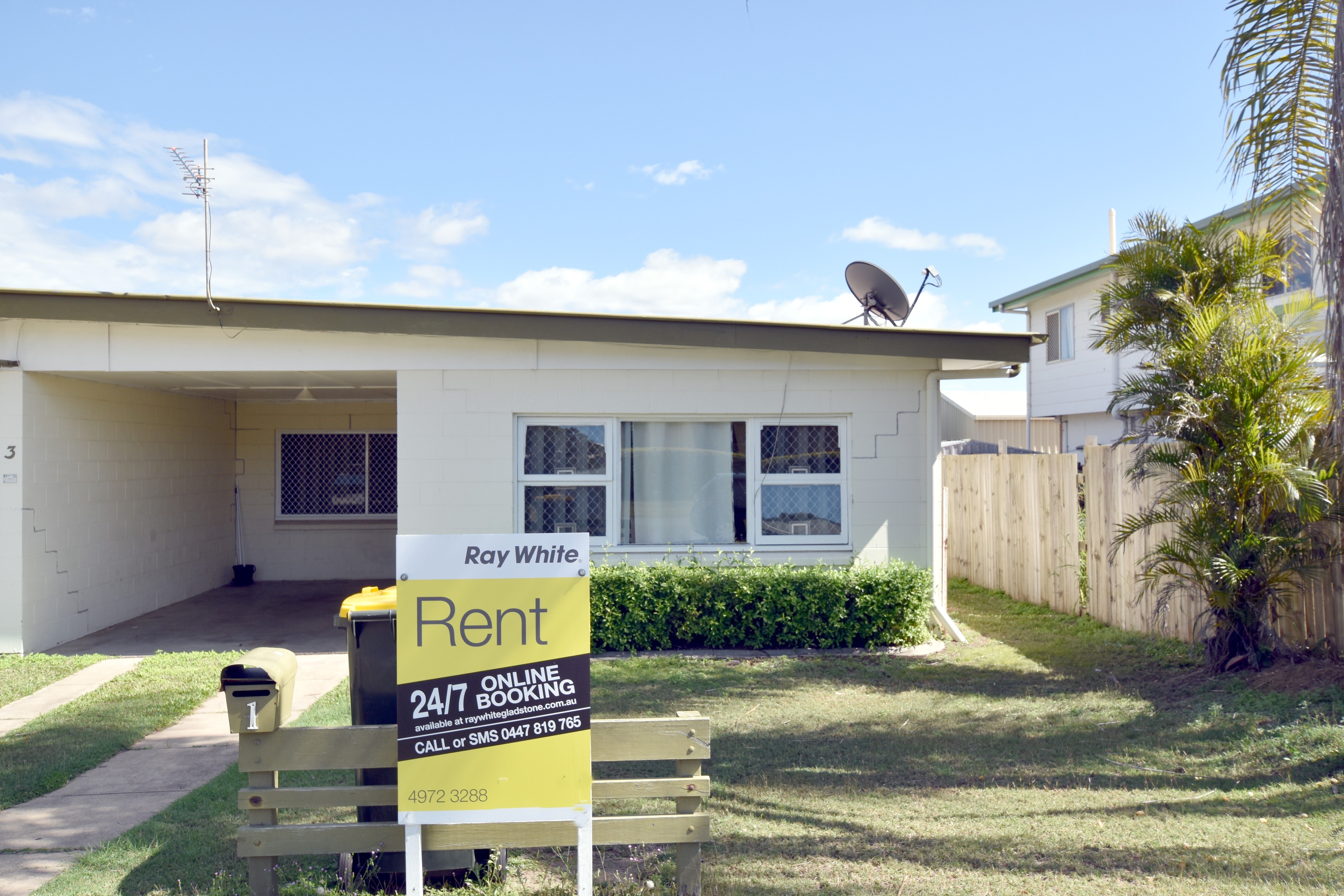 1/3 Larsen Street, West Gladstone, QLD 4680