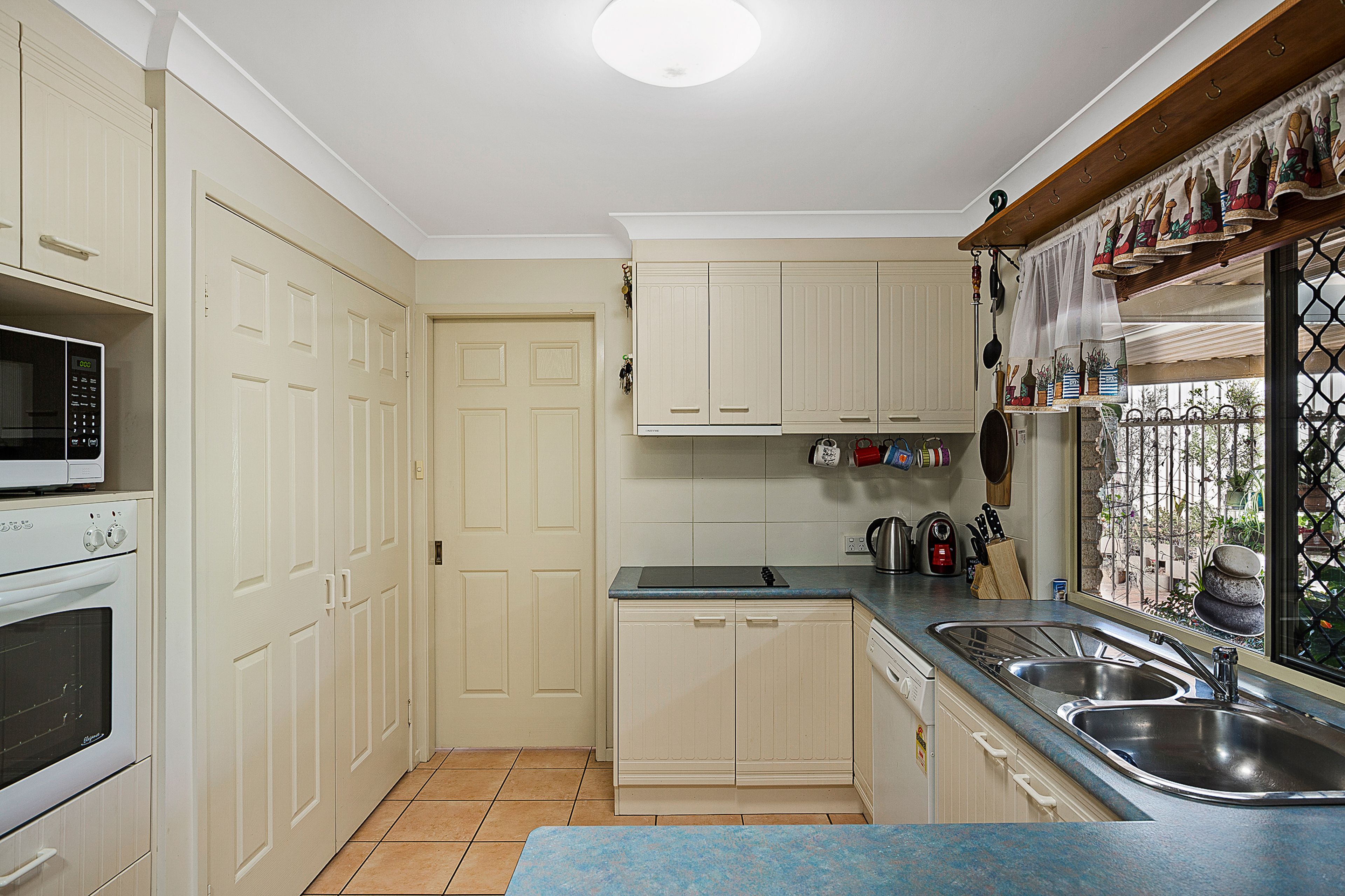 27 Westfield Drive, WESTBROOK, QLD 4350