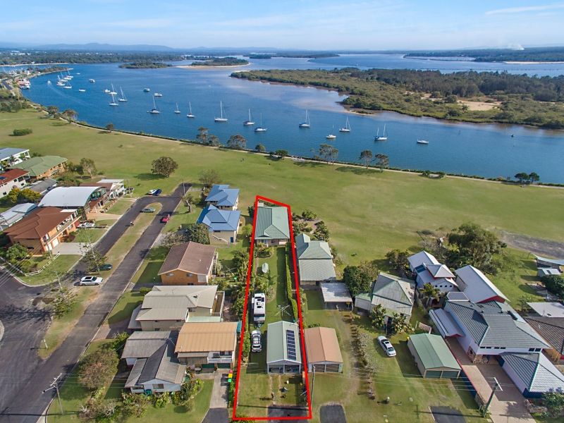 4 Bent Street, Yamba, NSW 2464