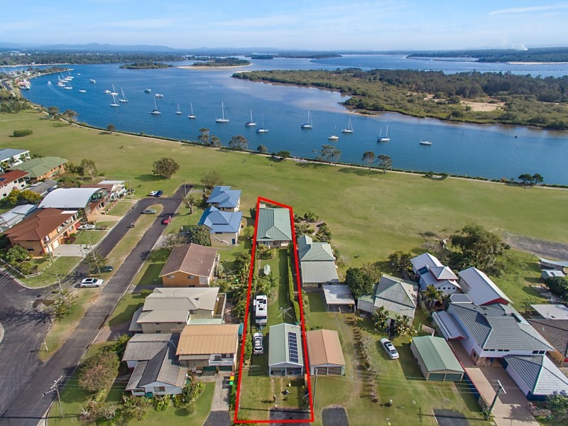 4 Bent Street, Yamba, NSW 2464
