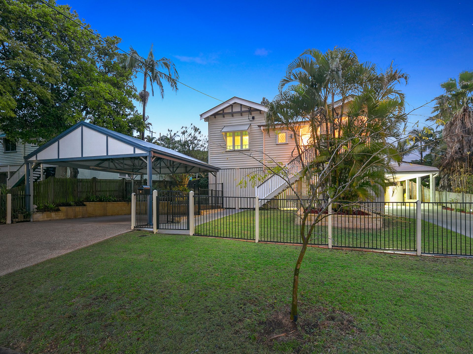 9 Peasant Street, Holland Park West, QLD 4121