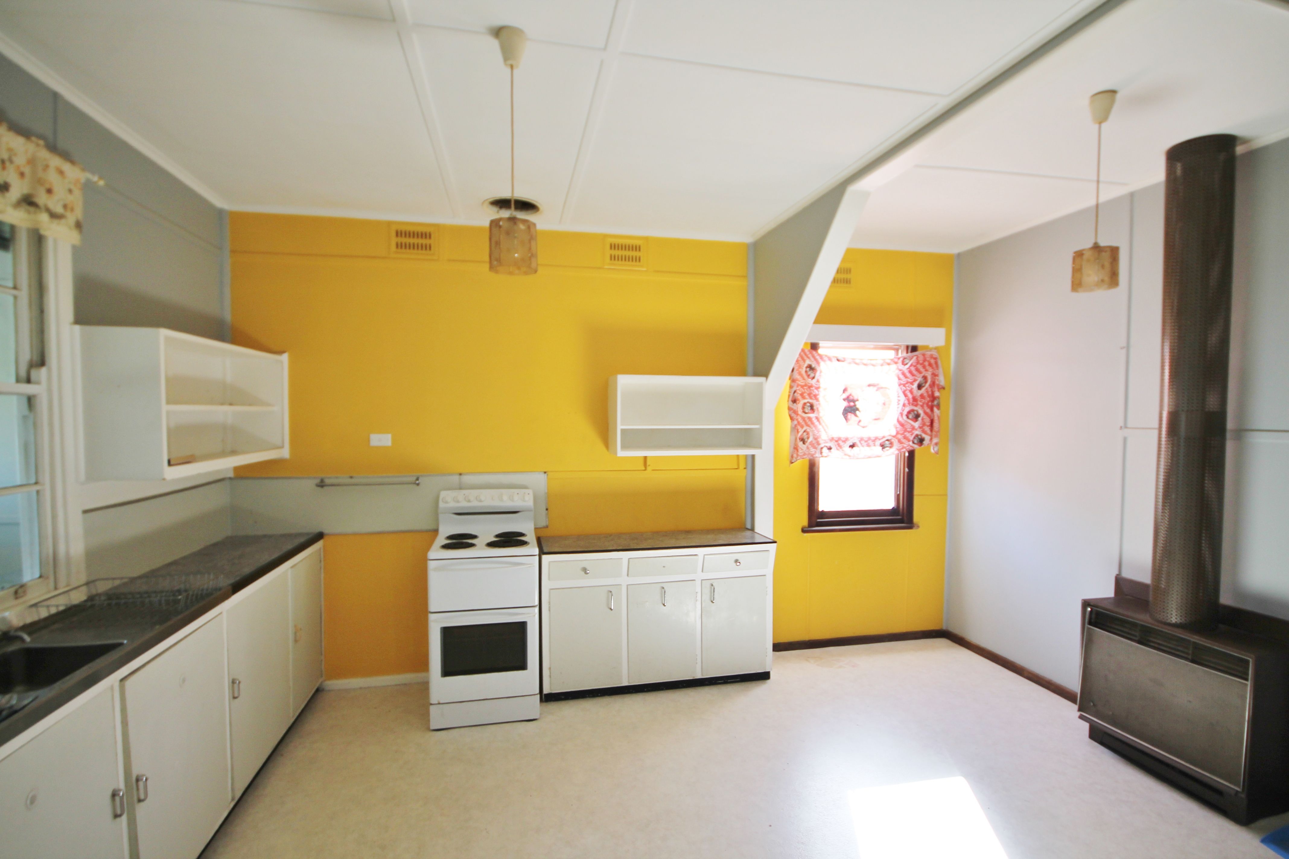 3 Main Street, Young, NSW 2594