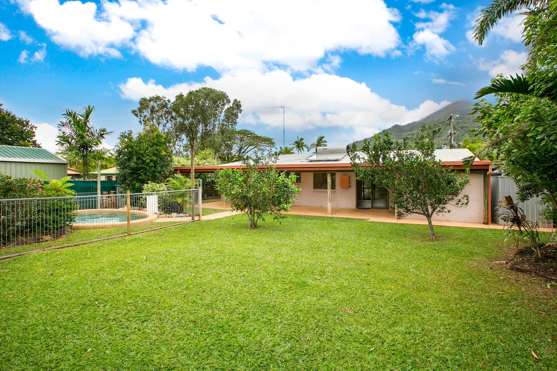 10 Wyuna Drive, Caravonica, QLD 4878