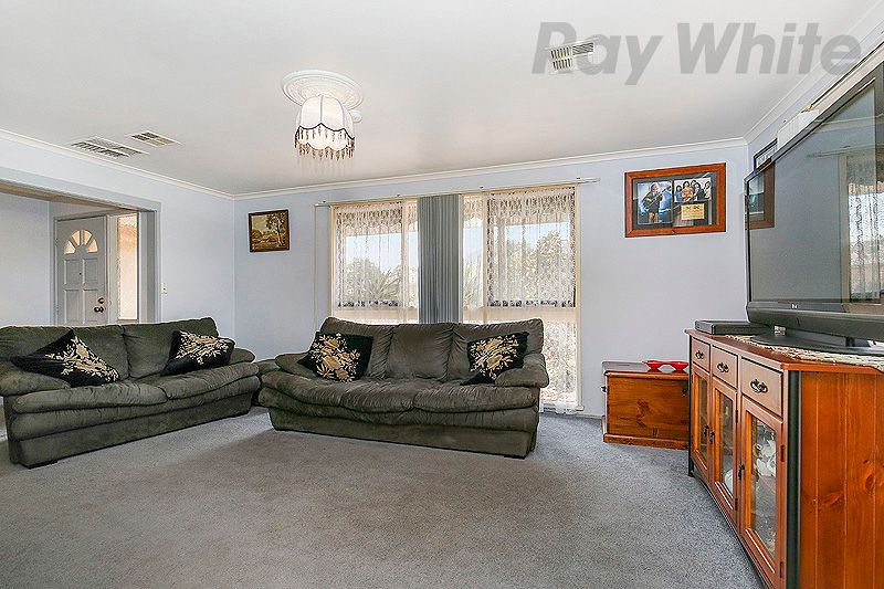 17 Poseidon Close, Mill Park, VIC 3082