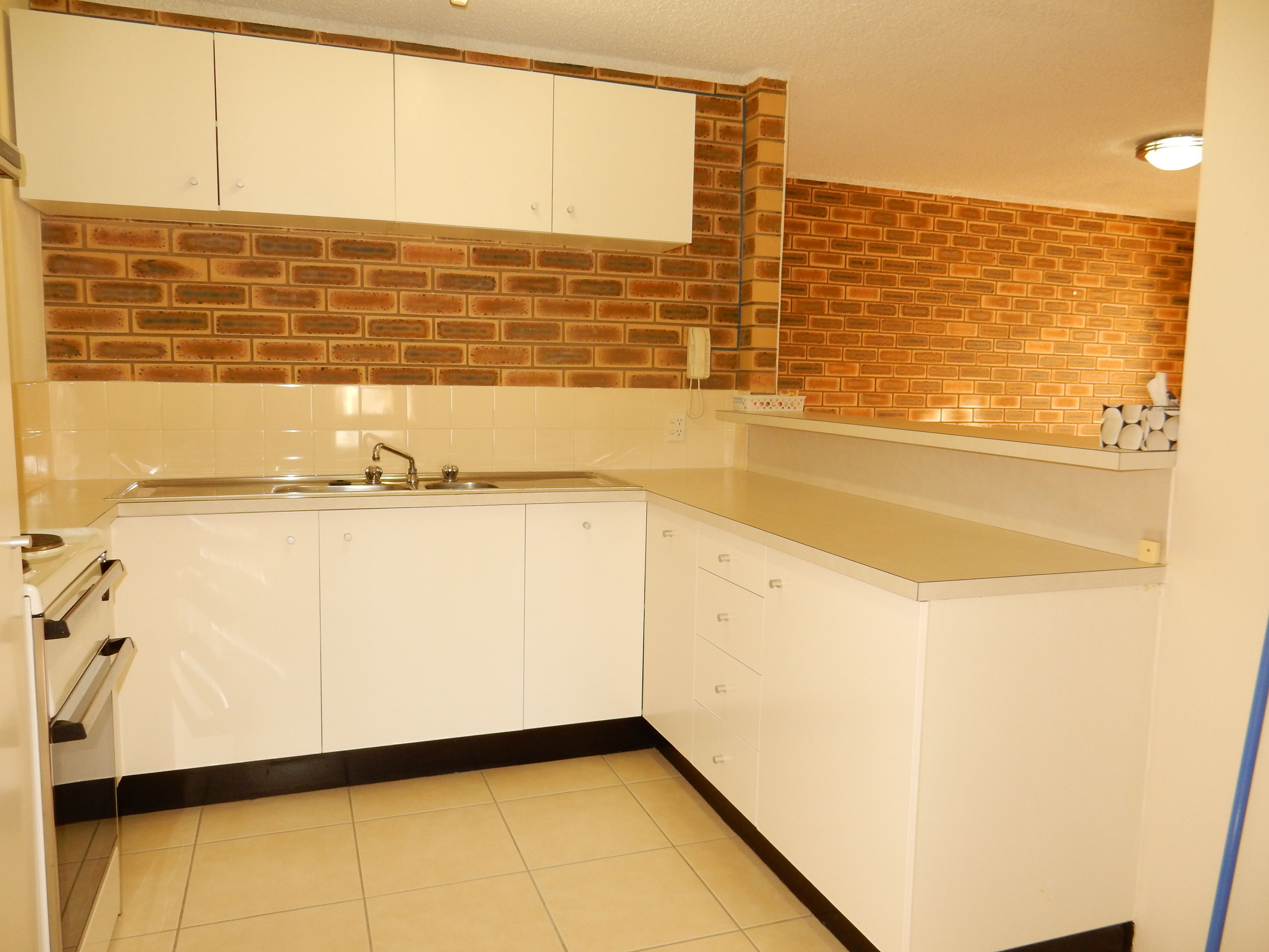 Unit 2 'High Five', 16 Dingle Avenue, Kings Beach, QLD 4551