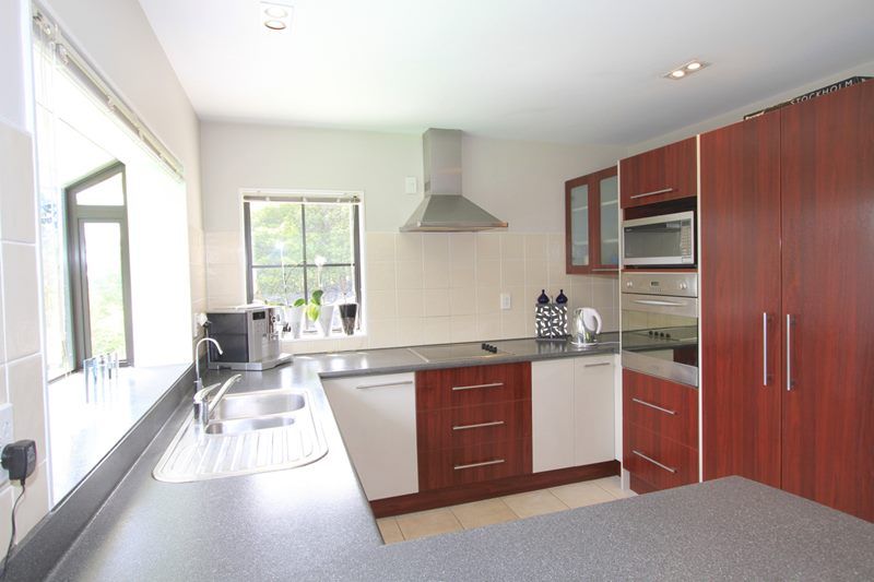 16 St Clair Place, Browns Bay, North Shore City