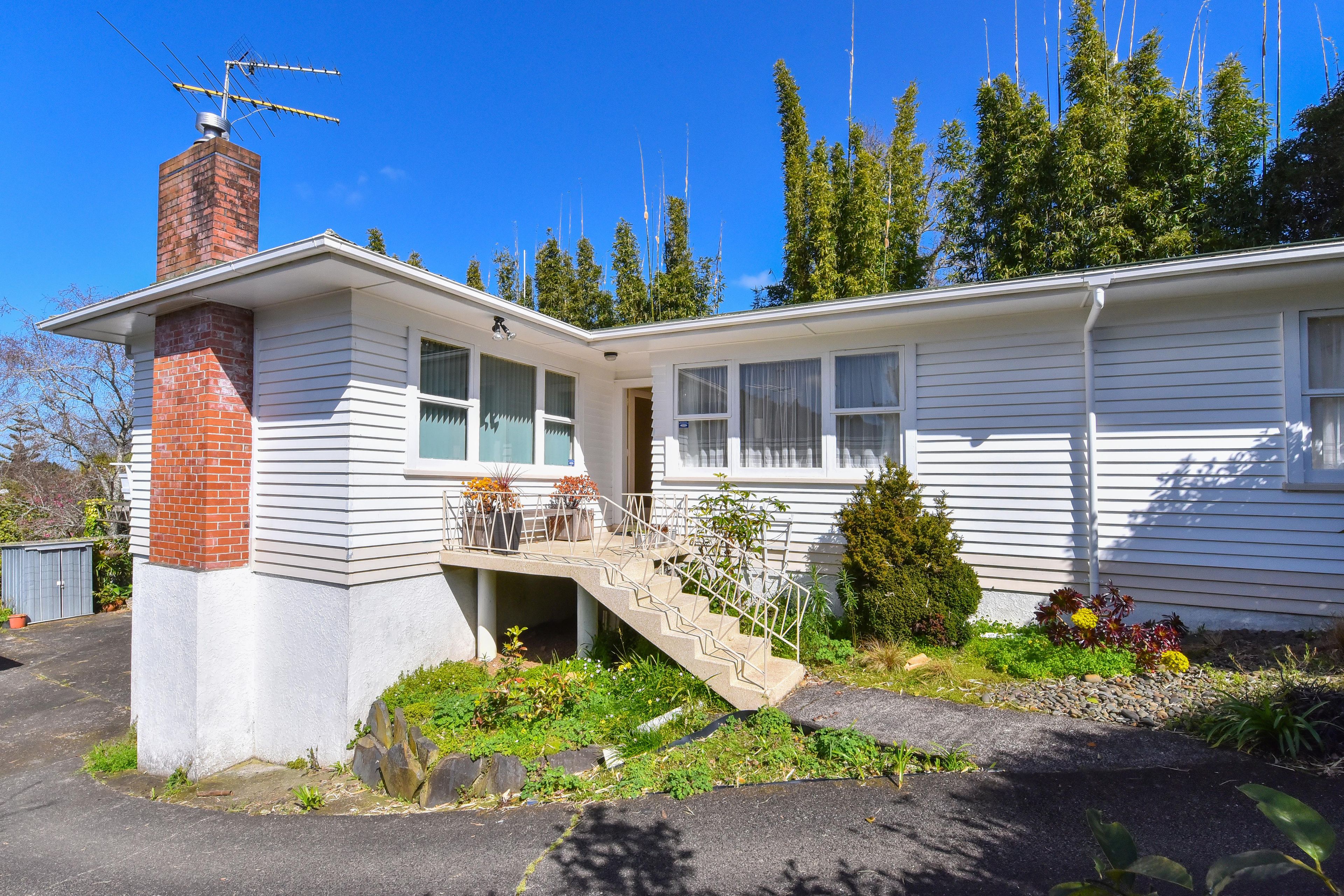 49A Hill Road, Hillcrest, North Shore City