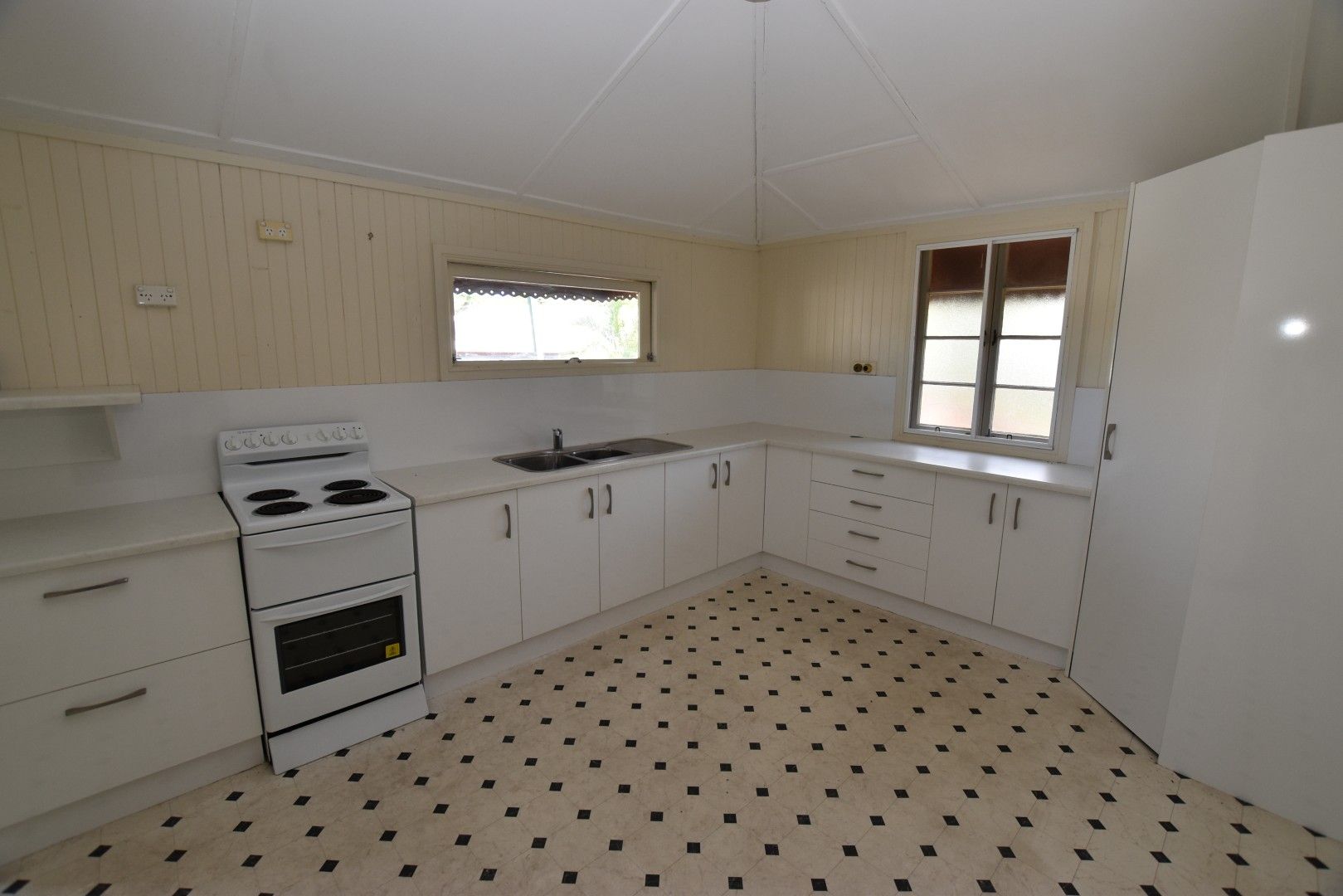 13A Quarry Street, West Gladstone, QLD 4680