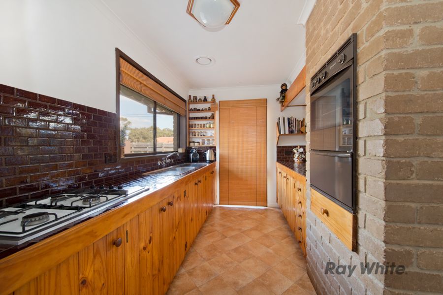 24 Andrew Street, Melton South, VIC 3338
