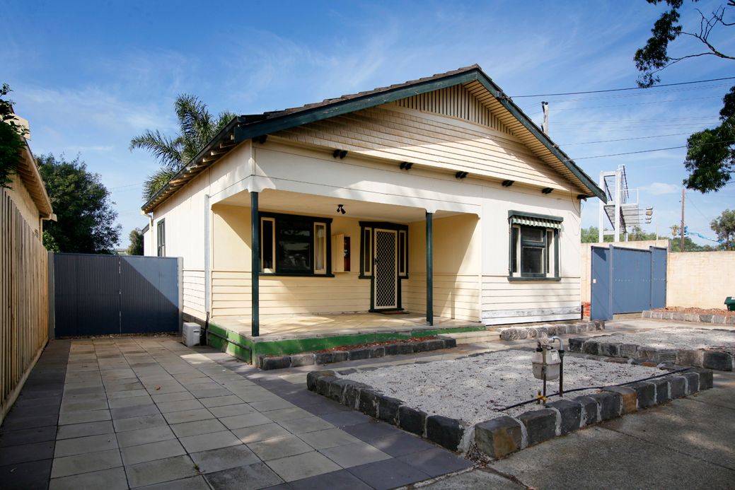 13 Kooyong Road, Geelong, VIC 3220
