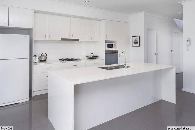 17/323 Bayview Street, Hollywell, QLD 4216