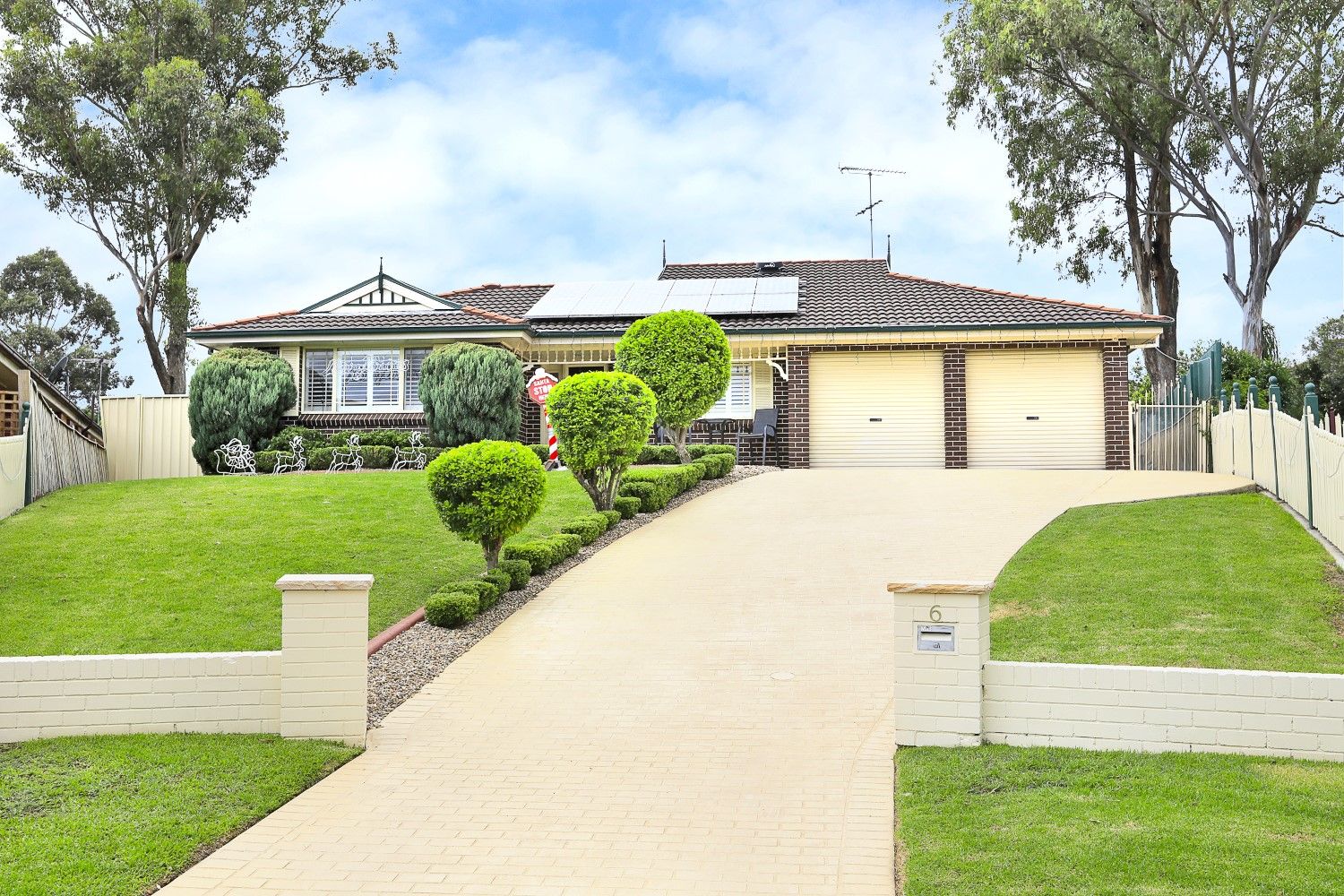 6 Iris Court