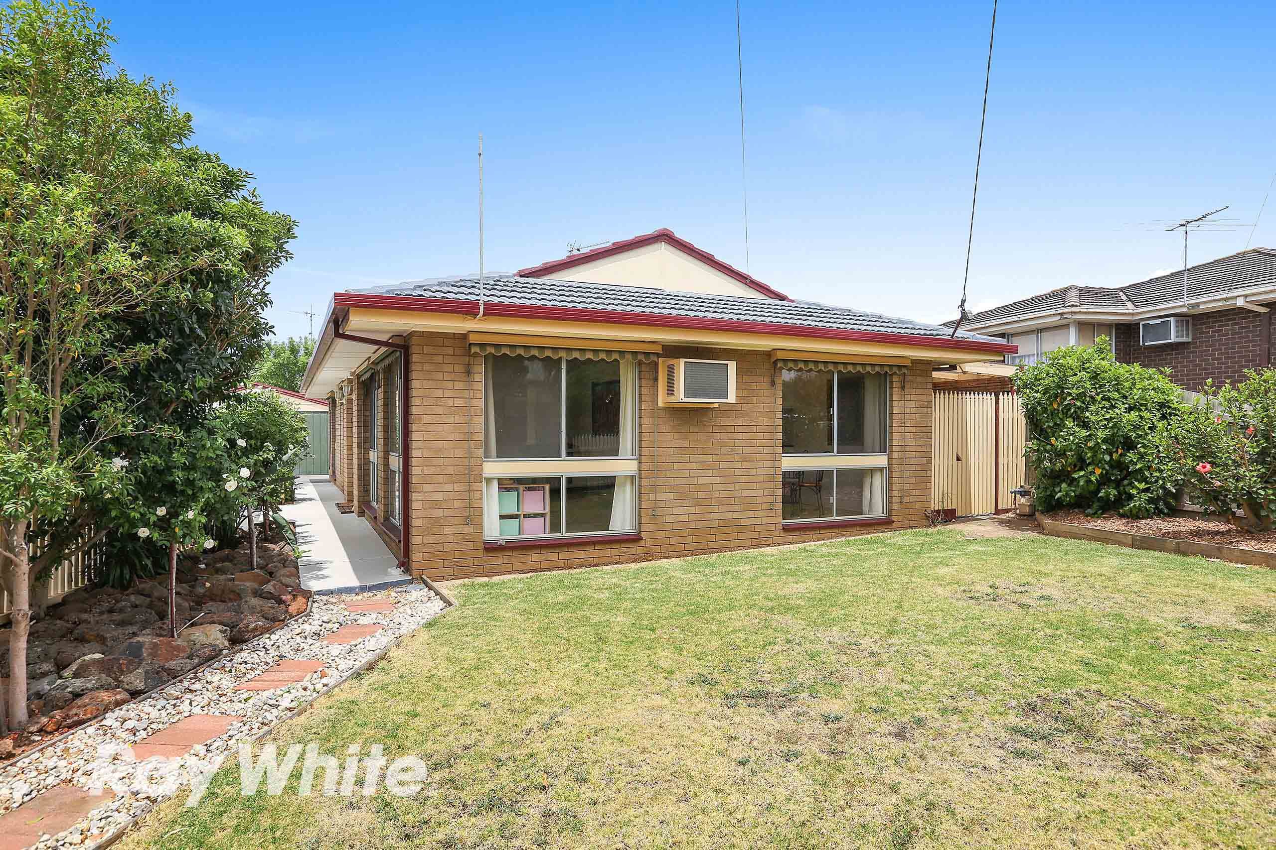 4 Lewis Court, Grovedale, VIC 3216