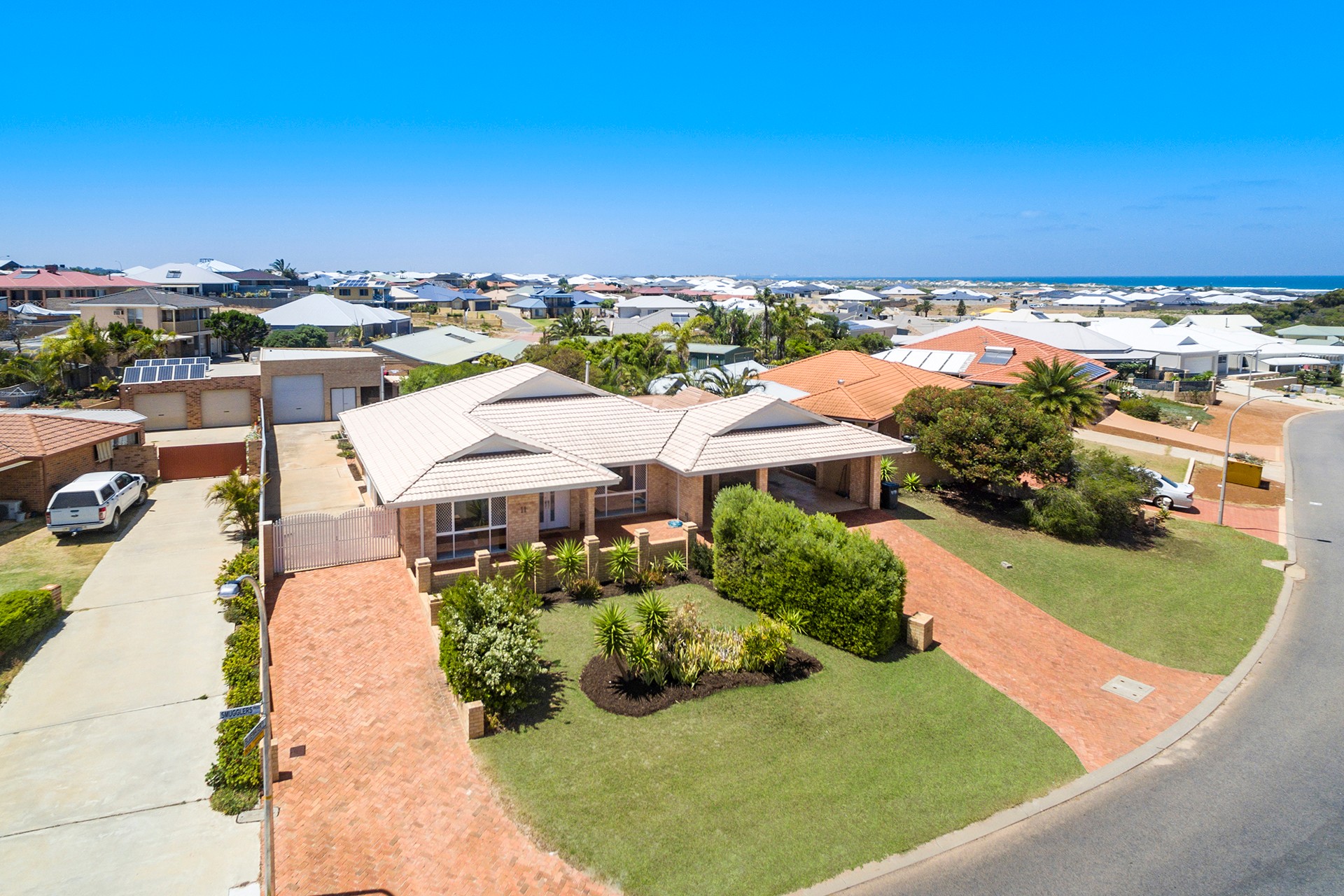 11 Smugglers Pass, Drummond Cove, WA 6532