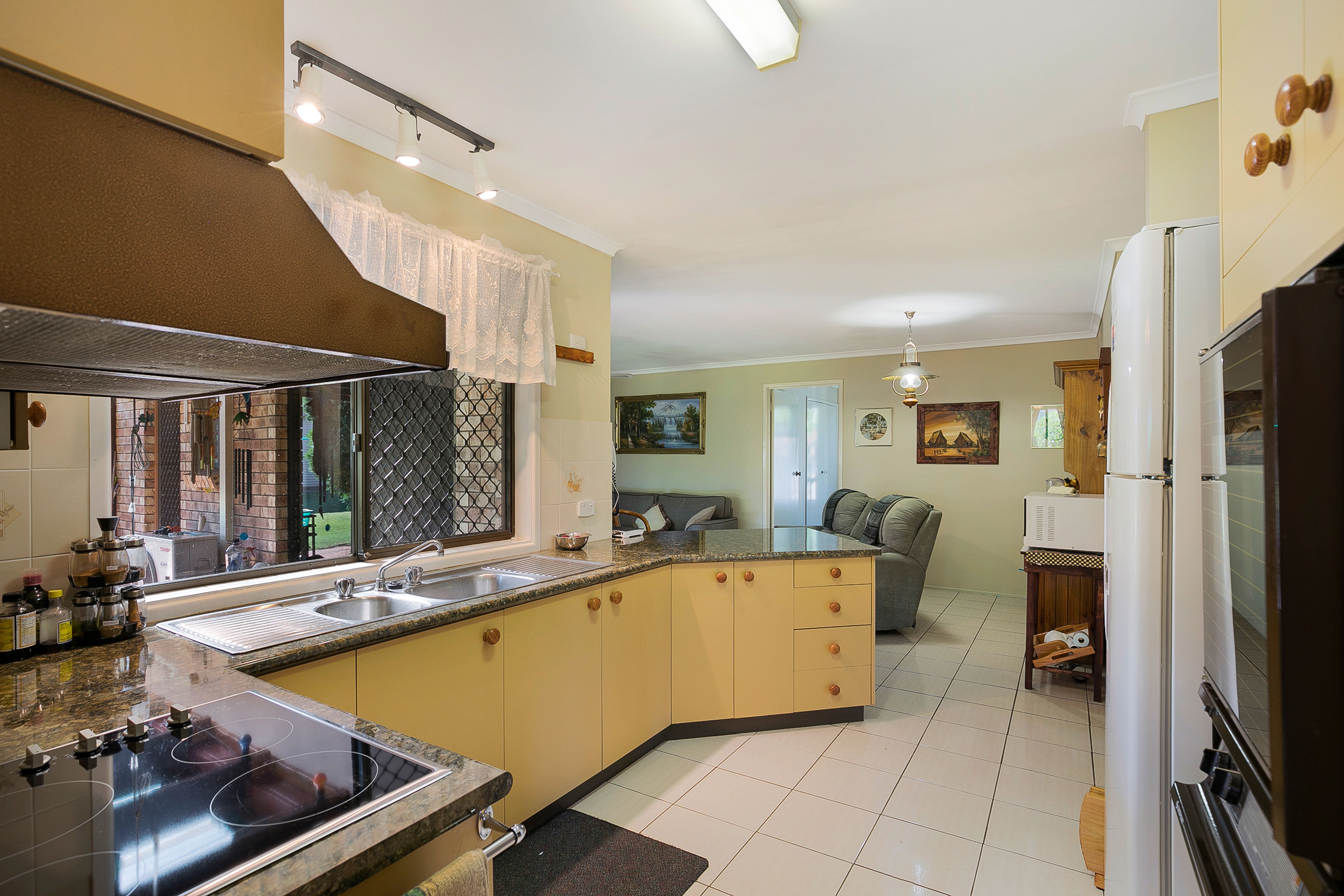 22 Melway Crescent, Harristown, QLD 4350