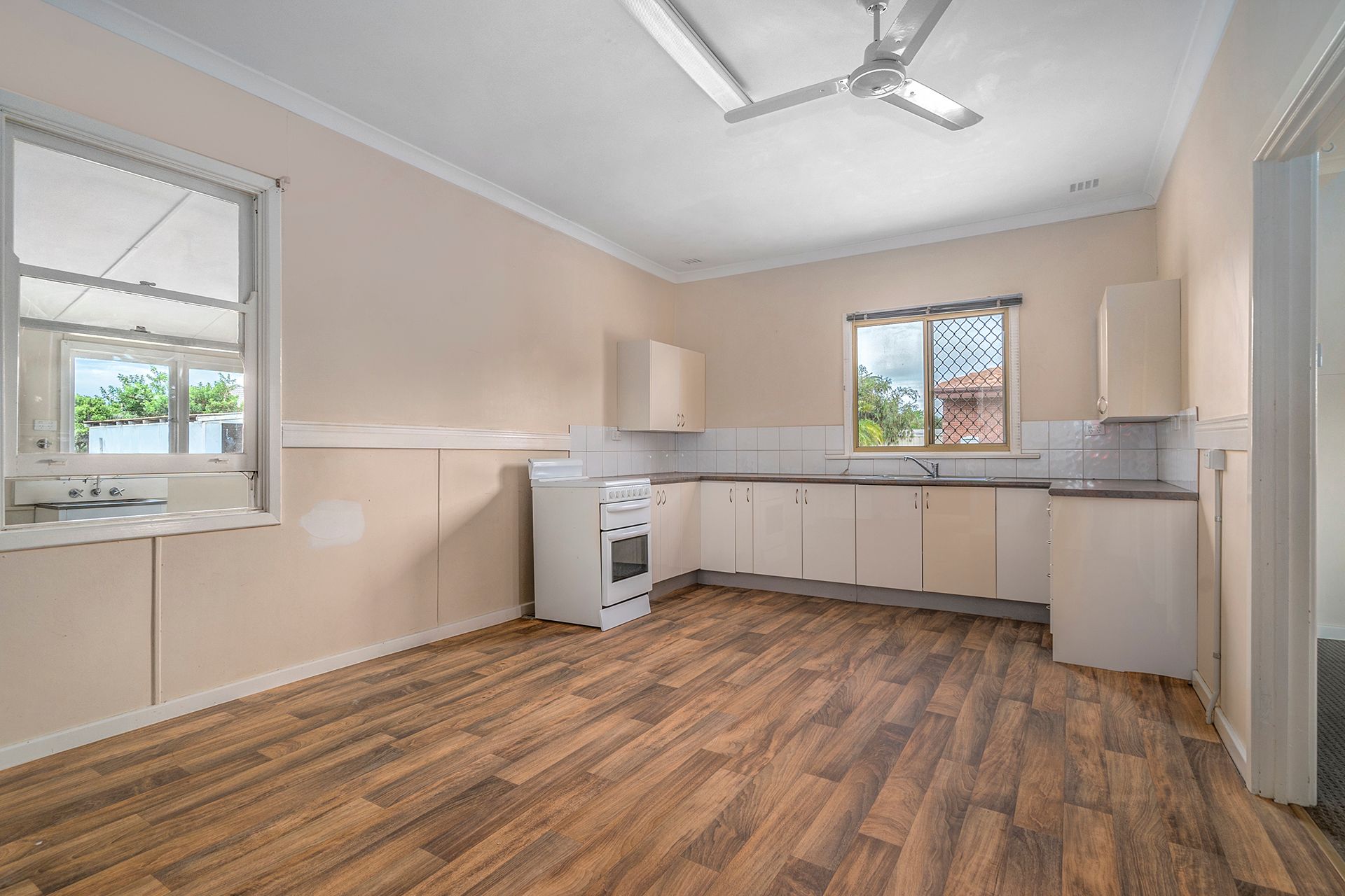 213 Third Street, Wonthella, WA 6530