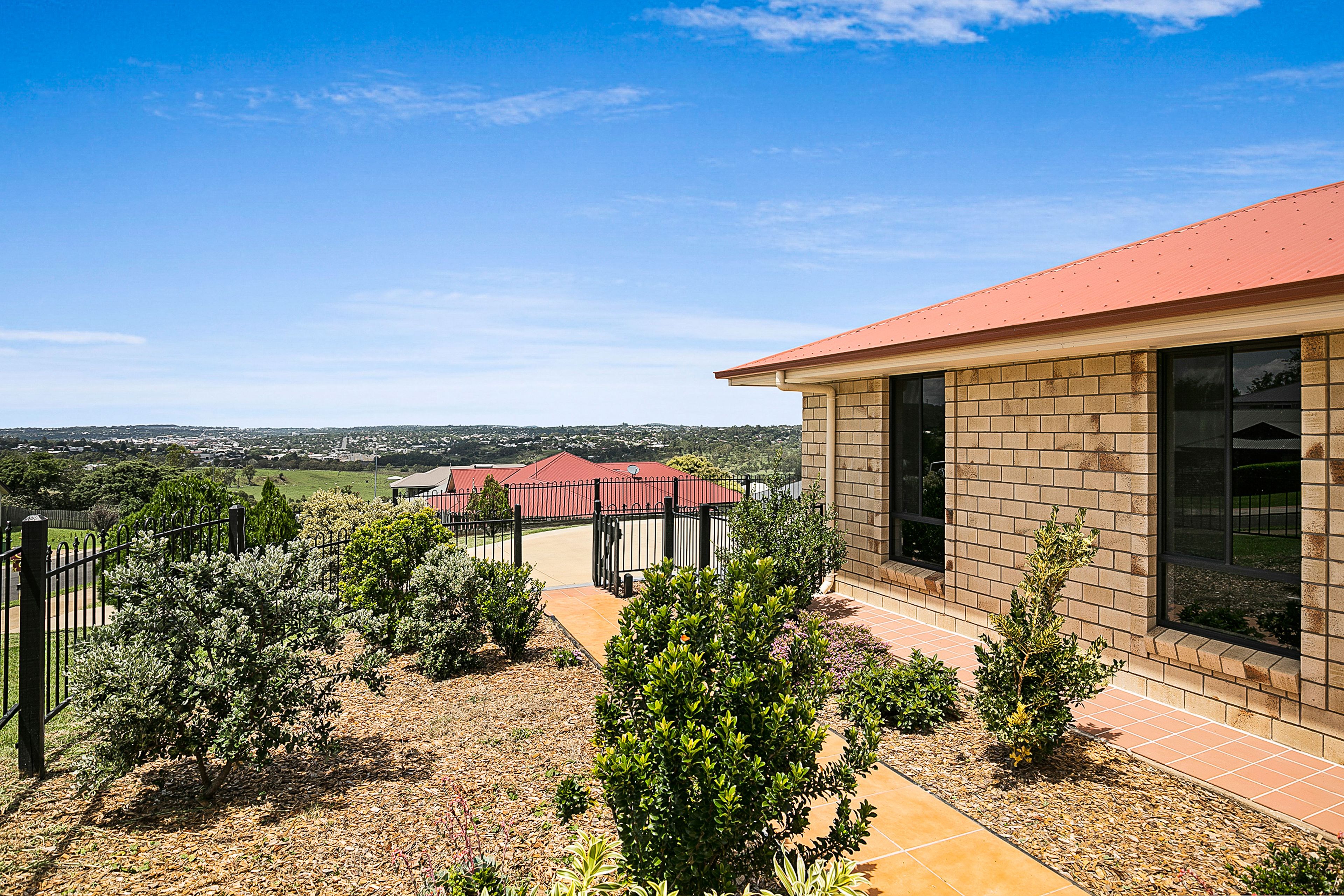 19 McShane Drive, Mount Kynoch, QLD 4350