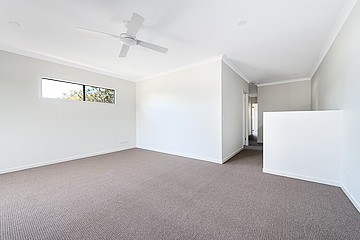 1/18 Enid Avenue, Southport, QLD 4215