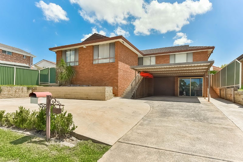 4 Trebbiano Place, Eschol Park, NSW 2558