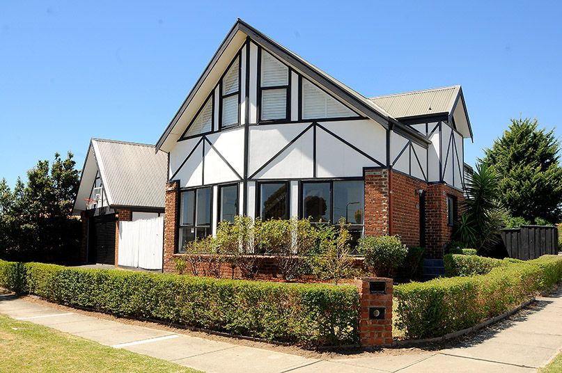 2 Woodvale Drive, Carrum Downs VIC 3201