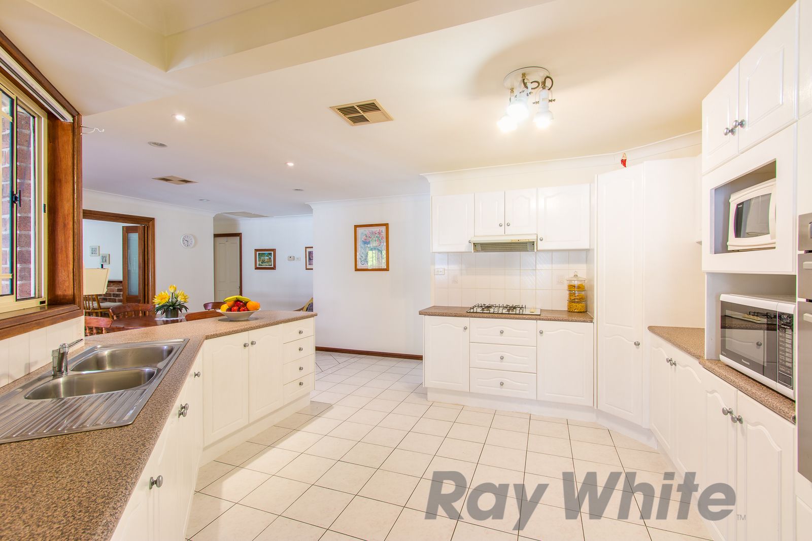 16 New York Avenue, Warners Bay, NSW 2282
