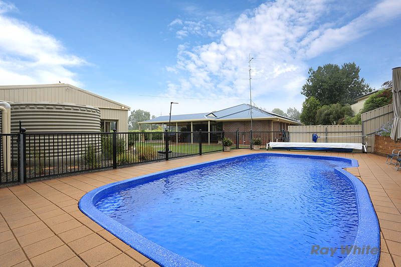 27 Hentschke Road, Clare, SA 5453