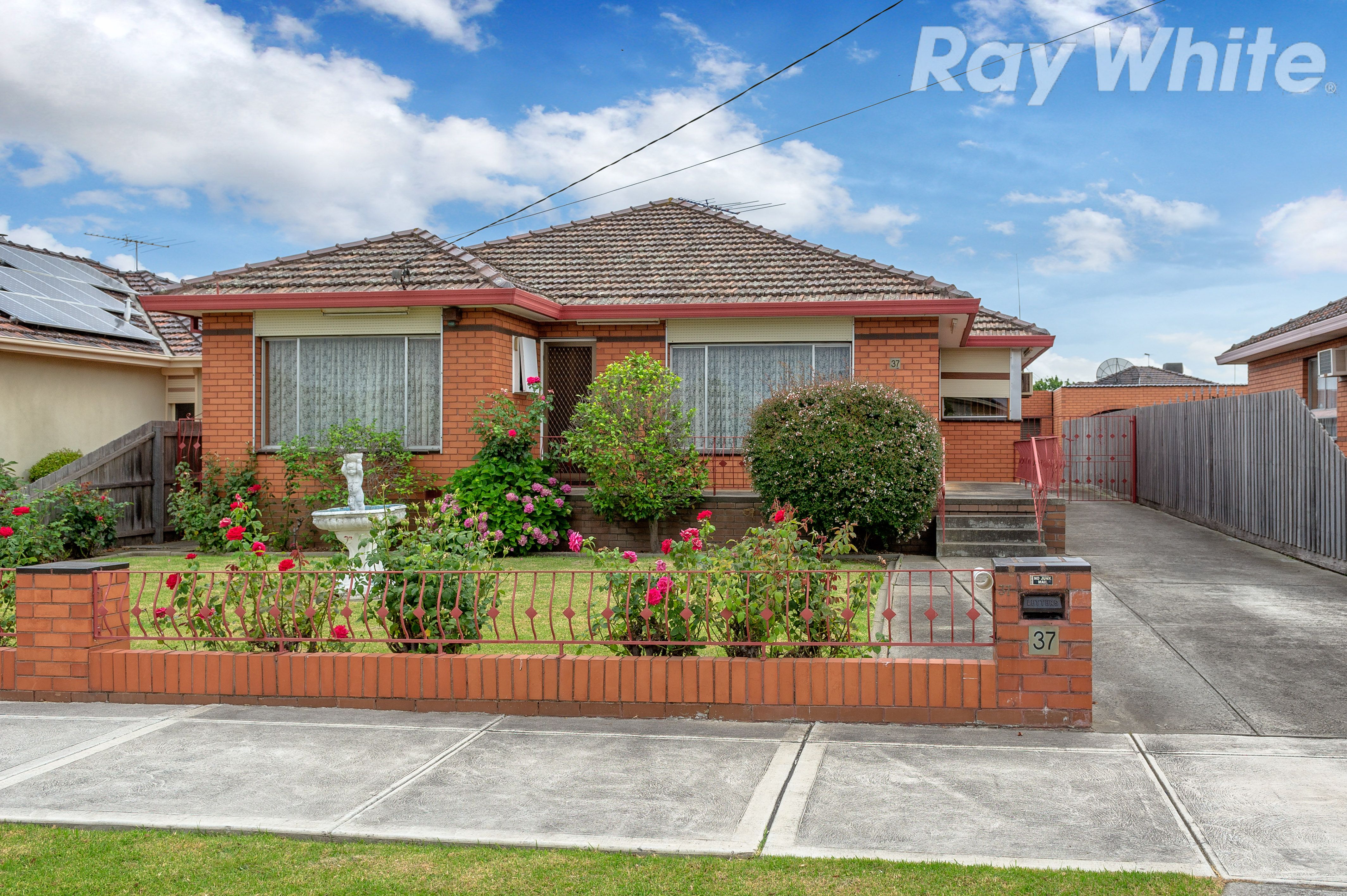 37 Currajong Street, Thomastown, VIC 3074