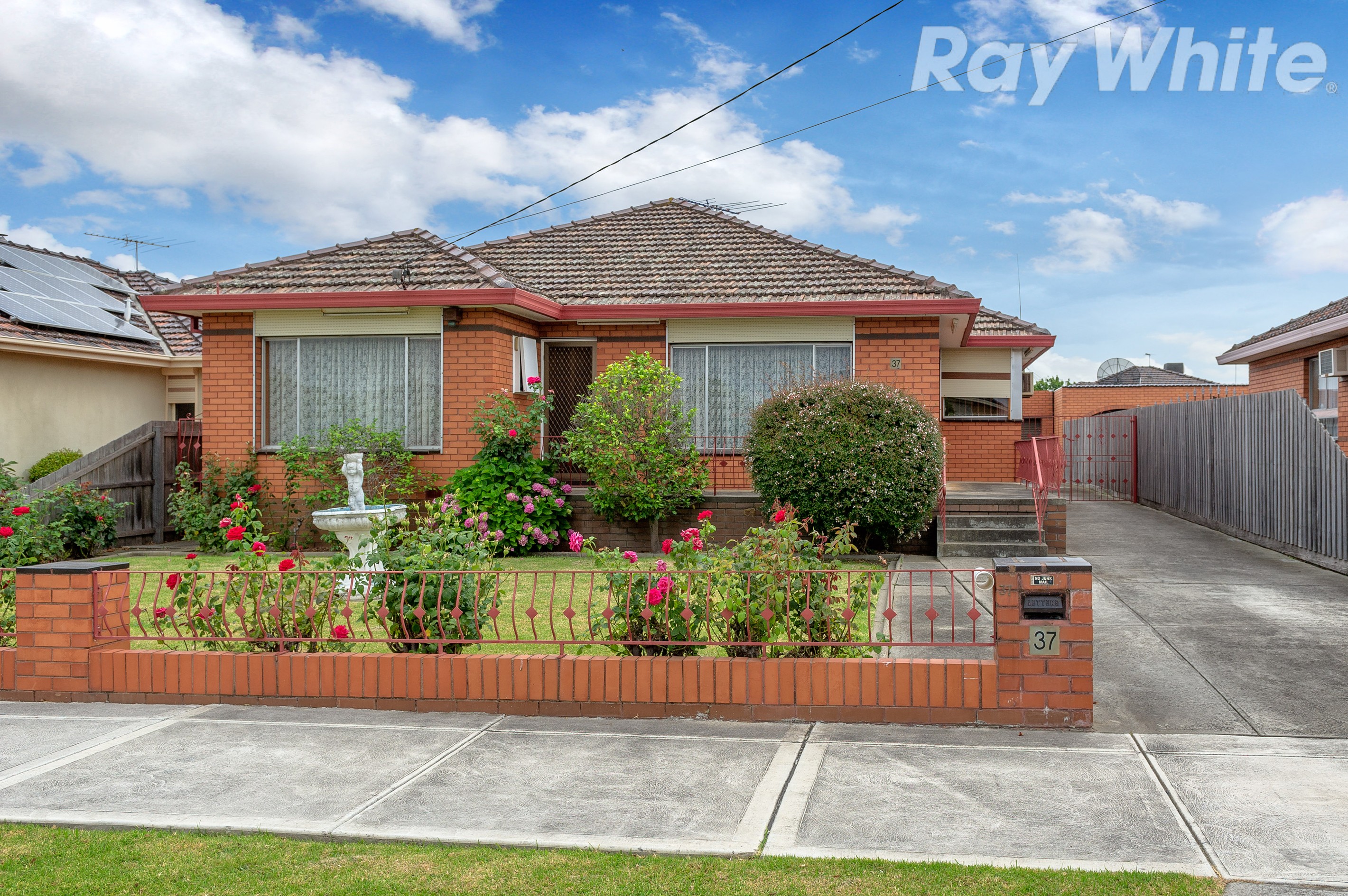 37 Currajong Street, Thomastown, VIC 3074